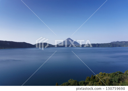 Lake Ikeda and Mount Kaimon, Kagoshima Prefecture 130759698
