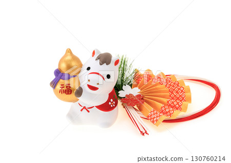 馬年新年素材可愛白馬捧葫蘆 130760214