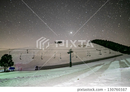 Starry sky from the ski resort at Kannabe Kogen Starry sky from the ski resort at Kannabe Kogen 130760387