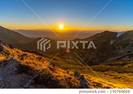 [Sunset material] Sunset and sunset seen from Mt. Io in autumn [Nagano Prefecture] 130760668