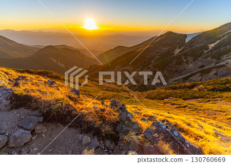 [Sunset material] Sunset and sunset seen from Mt. Io in autumn [Nagano Prefecture] 130760669