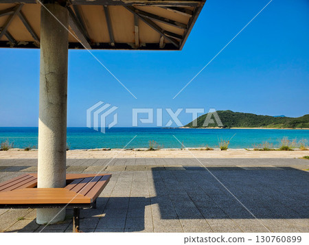 A bench with a view of the sea [Hacchohama, Kyotango City, Kyoto Prefecture] 130760899