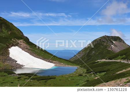 湖光山色,雪原殘存 湖光山色,雪原殘存 130761228