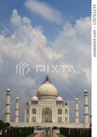 Taj Mahal in India vertical 130761234