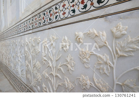 White marble decoration Taj Mahal 130761241
