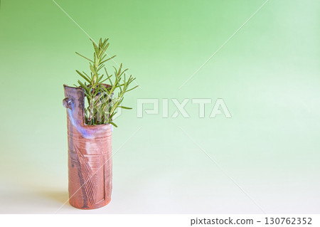 花瓶裡的藥草 花瓶裡的藥草 130762352