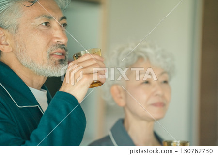 Elderly couple drinking water in the morning 130762730