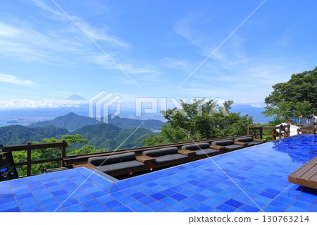 從靜岡縣伊豆之國市比喜露台眺望富士山 130763214