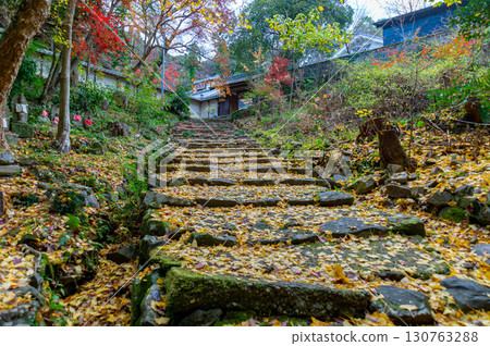 秋季的常光寺,紅葉美麗 秋季的常光寺,紅葉美麗 130763288