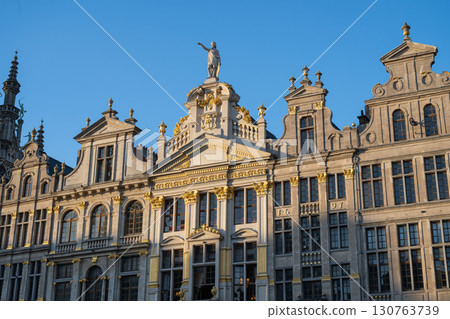 大廣場夜景和行會大廈/比利時布魯塞爾 大廣場夜景和行會大廈/比利時布魯塞爾 130763739