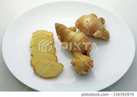 Sliced ginger 130763979