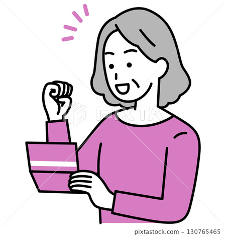 一位老婦人高興地看到她的存摺 130765465