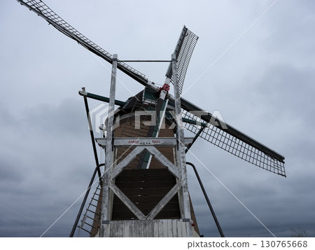 Walking around Sakura Walking around Sakura 130765668