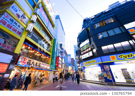 [Tokyo] Strolling around the bars in front of Shinjuku Station on a holiday in May 130765794