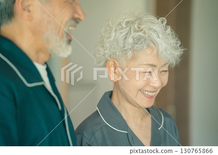 Morning for the elderly 130765866