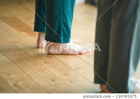 赤腳老人 130765875