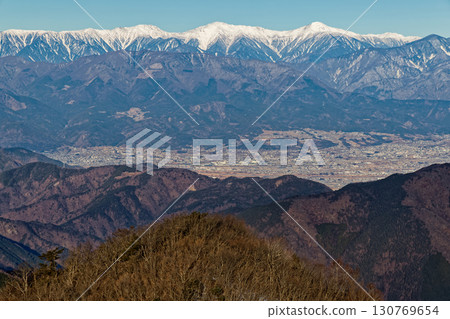 Southern Alps and Shiraminesanzan seen from Misaka Mountains and Onigadake Southern Alps and Shiraminesanzan seen from Misaka Mountains and Onigadake 130769654