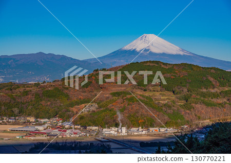 [Kannami Town, Shizuoka Prefecture] Mount Fuji seen over the Tanna Basin 130770221