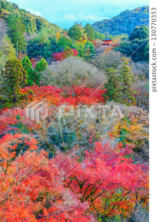 Koyasu Pagoda at Kiyomizu-dera Temple, decorated with autumn leaves Koyasu Pagoda at Kiyomizu-dera Temple, decorated with autumn leaves 130770353