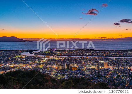 [靜岡縣]沼津市與駿河灣的日落 130770651