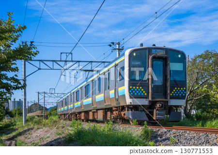 Uchibo Line E131 series train heading from Awa-Katsuyama to Kazusa-Ichinomiya 130771553