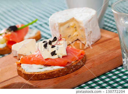 Bruschetta with salmon and cambozola 130772204