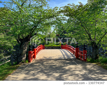 弘前公園(高陽公園)/青森縣弘前市弘前城、高岡橋、晴天 弘前公園(高陽公園)/青森縣弘前市弘前城、高岡橋、晴天 130774347