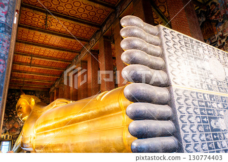 Wat Pho Reclining Buddha Statue 130774403