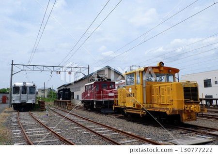 Trains at Tsugaru-Osawa Station on the Owani Line 130777222