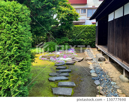 Former Iwata Residence Garden, Hirosaki City, Aomori Prefecture, Sunny Day, Nakamachi Former Iwata Residence Garden, Hirosaki City, Aomori Prefecture, Sunny Day, Nakamachi 130777698