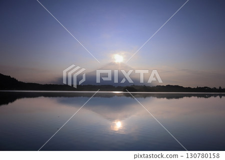 Double Diamond Fuji / Lake Tanuki, Fujinomiya City, Shizuoka Prefecture 130780158