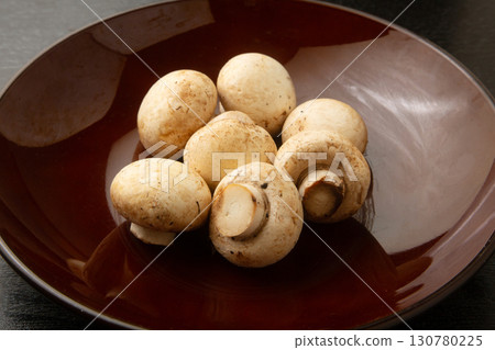 Mushroom Mushroom 130780225