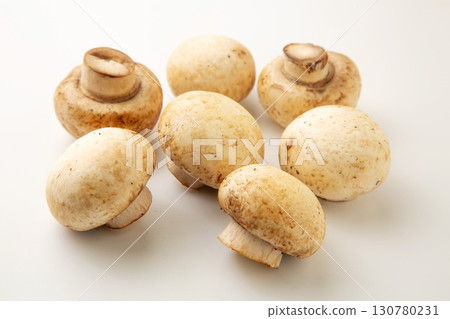 Mushroom Mushroom 130780231
