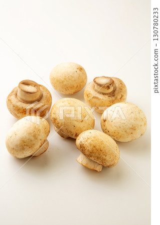 蘑菇 蘑菇 130780233