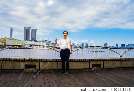 Middle-aged office workers 130783136