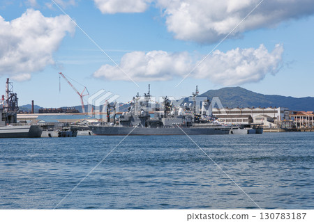 吳灣裝飾一新的自衛隊艦艇 吳灣裝飾一新的自衛隊艦艇 130783187