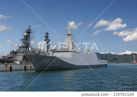 吳灣裝飾一新的自衛隊艦艇 吳灣裝飾一新的自衛隊艦艇 130783189