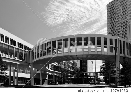 "BiVi Shin Sapporo" high-rise apartment building and "Active Link" circular aerial walkway "Black and White" 130791980