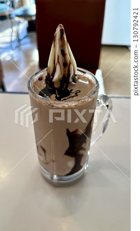 Chocolate float 130792421