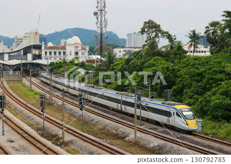 馬來西亞鐵路93列車從怡保站出發 130792785