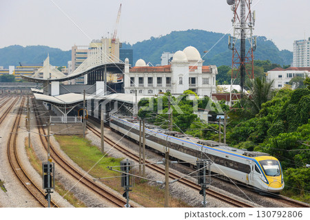 馬來西亞鐵路93列車從怡保站出發 130792806