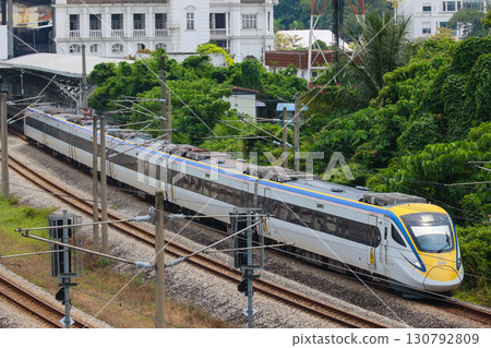 馬來西亞鐵路93列車從怡保站出發 130792809