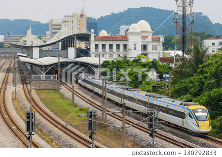 馬來西亞鐵路93列車從怡保站出發 130792833
