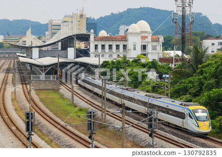 馬來西亞鐵路93列車從怡保站出發 130792835