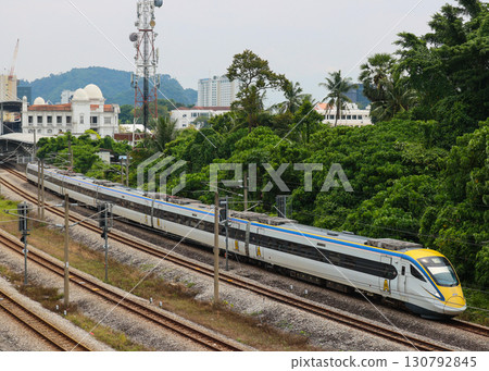馬來西亞鐵路93列車從怡保站出發 130792845
