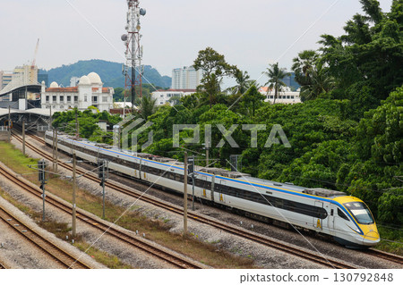 馬來西亞鐵路93列車從怡保站出發 130792848