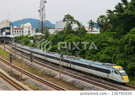 馬來西亞鐵路93列車從怡保站出發 130792850