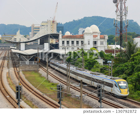 馬來西亞鐵路93列車從怡保站出發 130792872