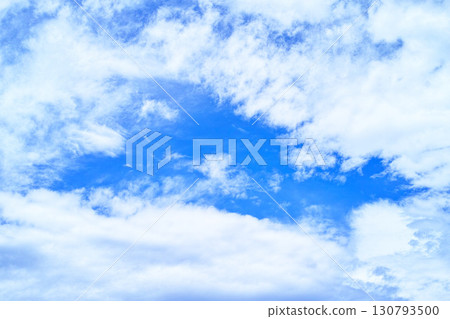 藍色的天空和雲圖像 藍色的天空和雲圖像 130793500