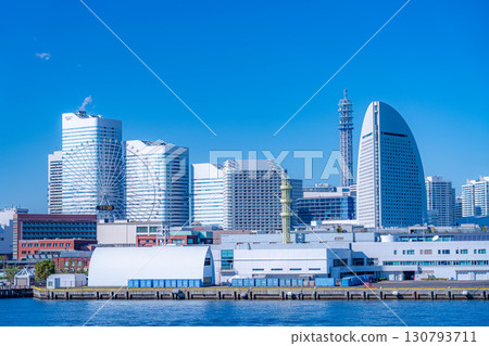 [Cityscape] View of Minato Mirai from Osanbashi Pier in Yokohama on a clear winter day [Kanagawa Prefecture] 130793711